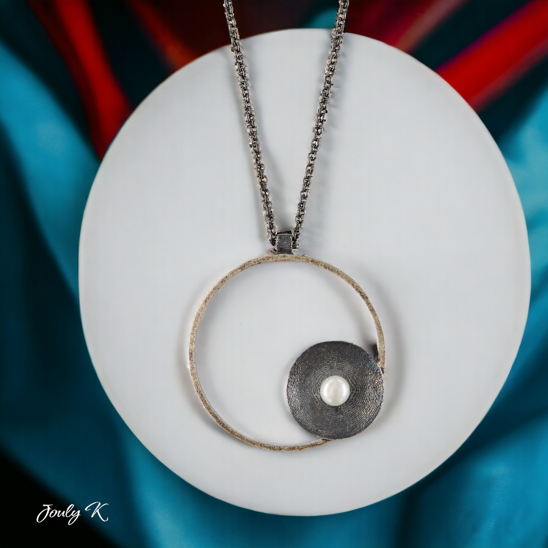 Silver Necklace with white Pearl