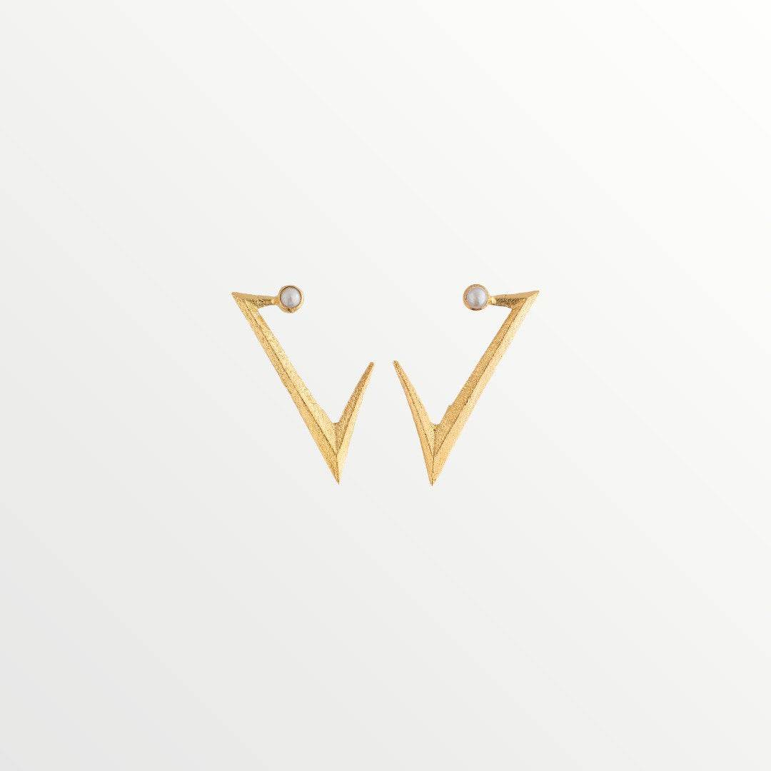 Earrings with a Gold plated finish and white Pearls - Jouly K