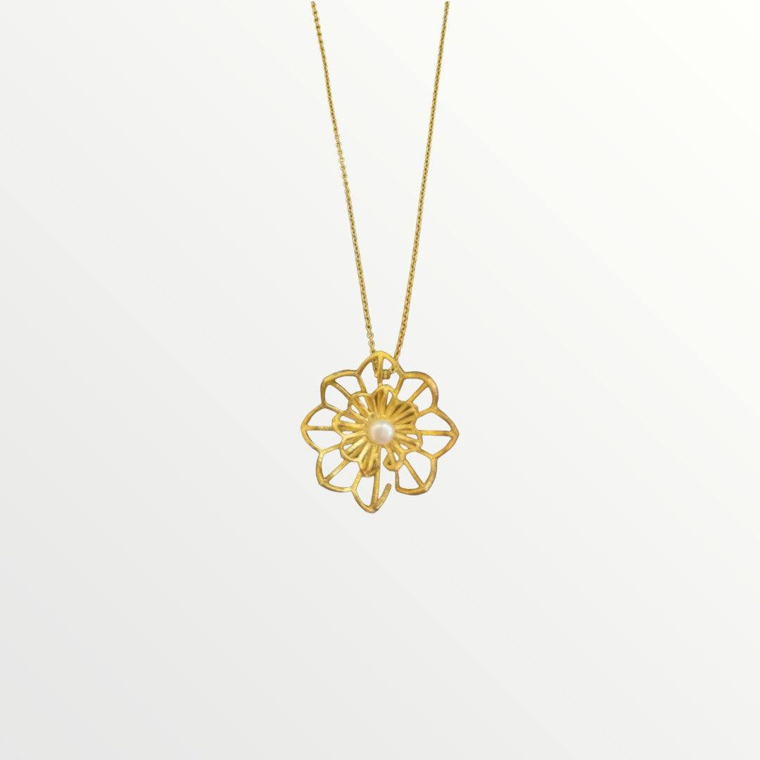 Silver Necklace with a Gold plated finish and white Pearl - Jouly K