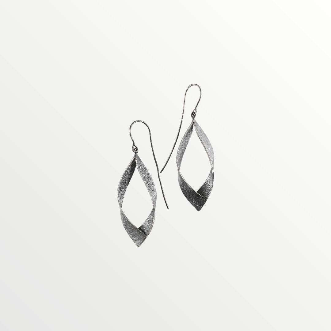 Jouly K silver 925 earrings with an oxidized finish, twisted marquise shape, 5cm long