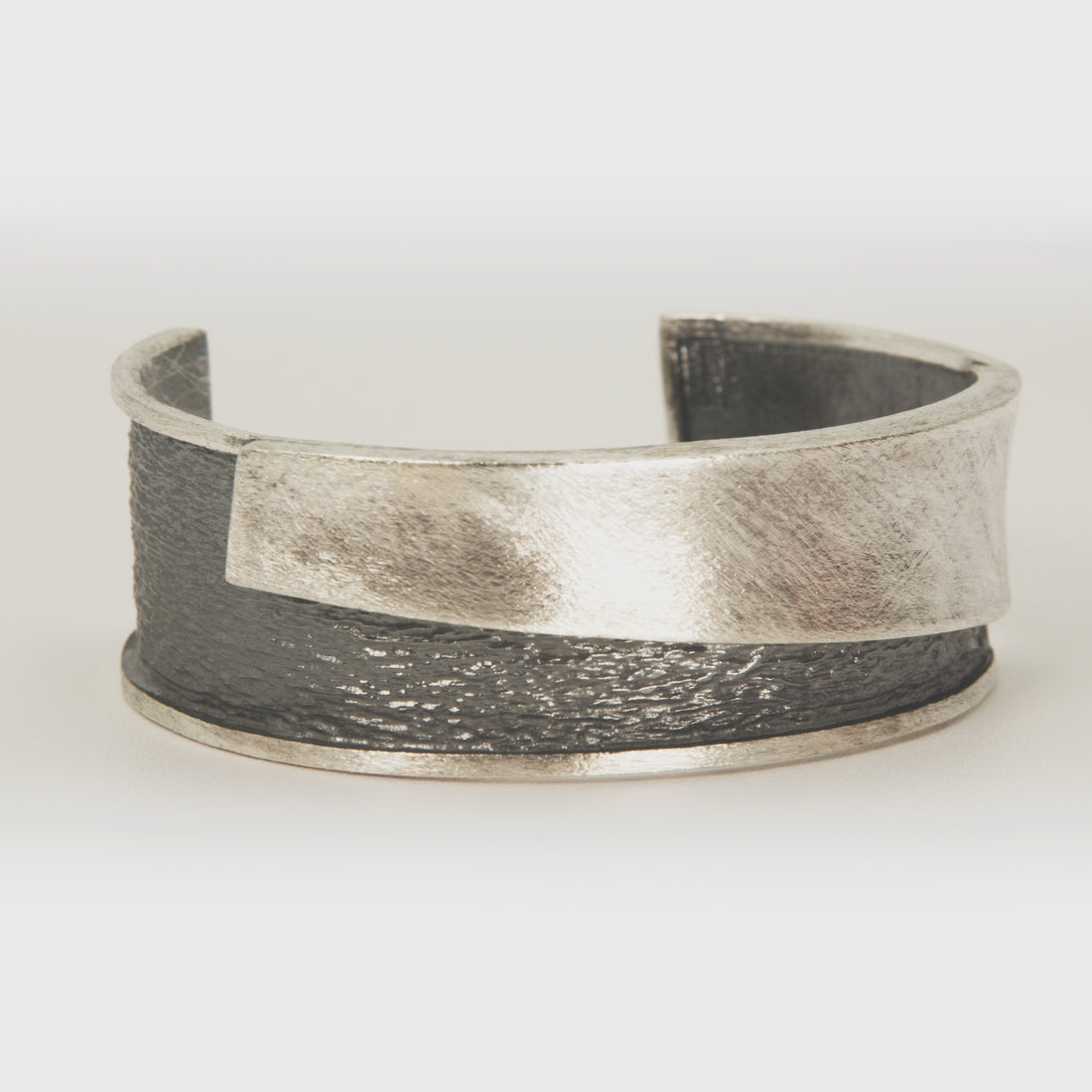 360 degree Video of our silver bracelet - Jouly K 