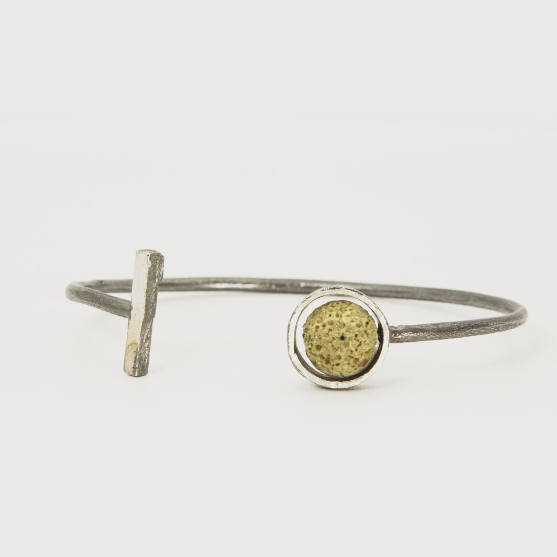 360 degree fof a silver bracelet - Jouly K