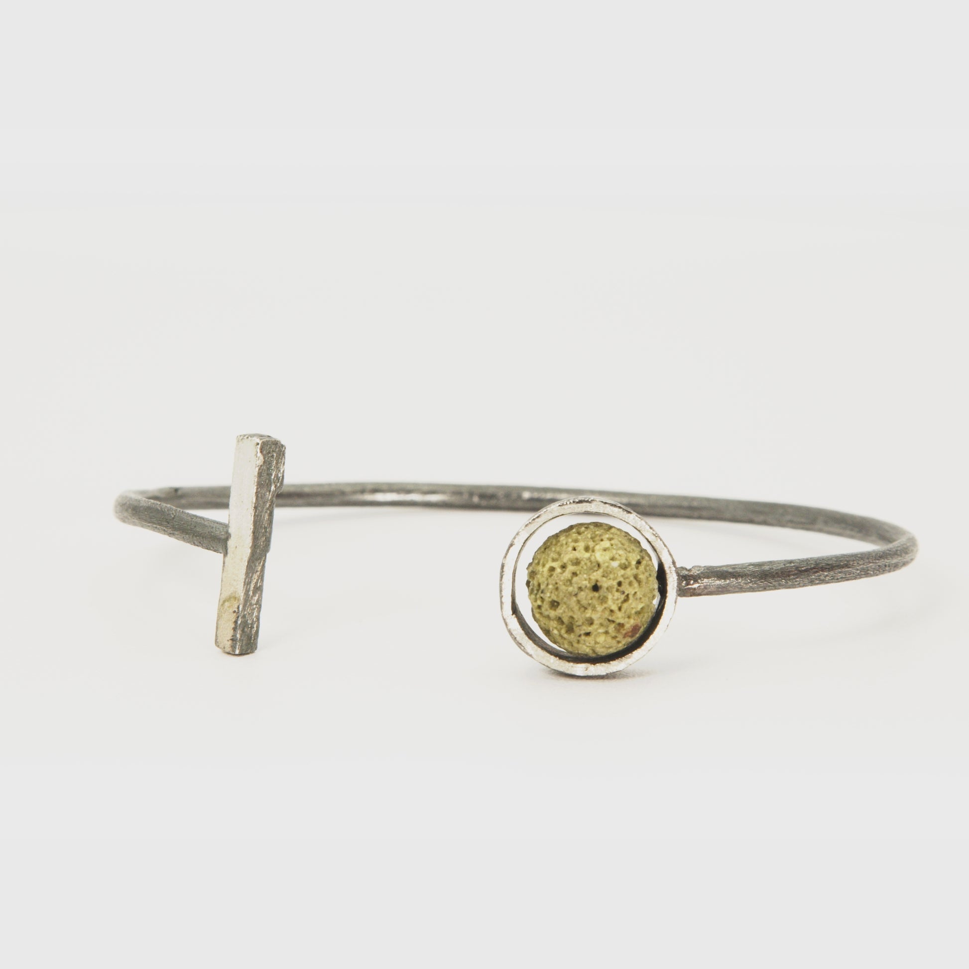 360 degree fof a silver bracelet - Jouly K