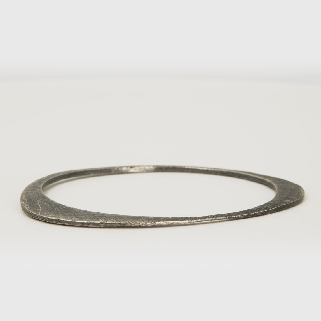 360 degree video pf a silver bracelet - Jouly K